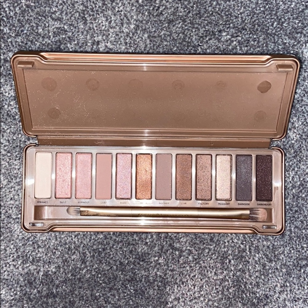 Urban Decay Naked 3 Eyeshadow palette